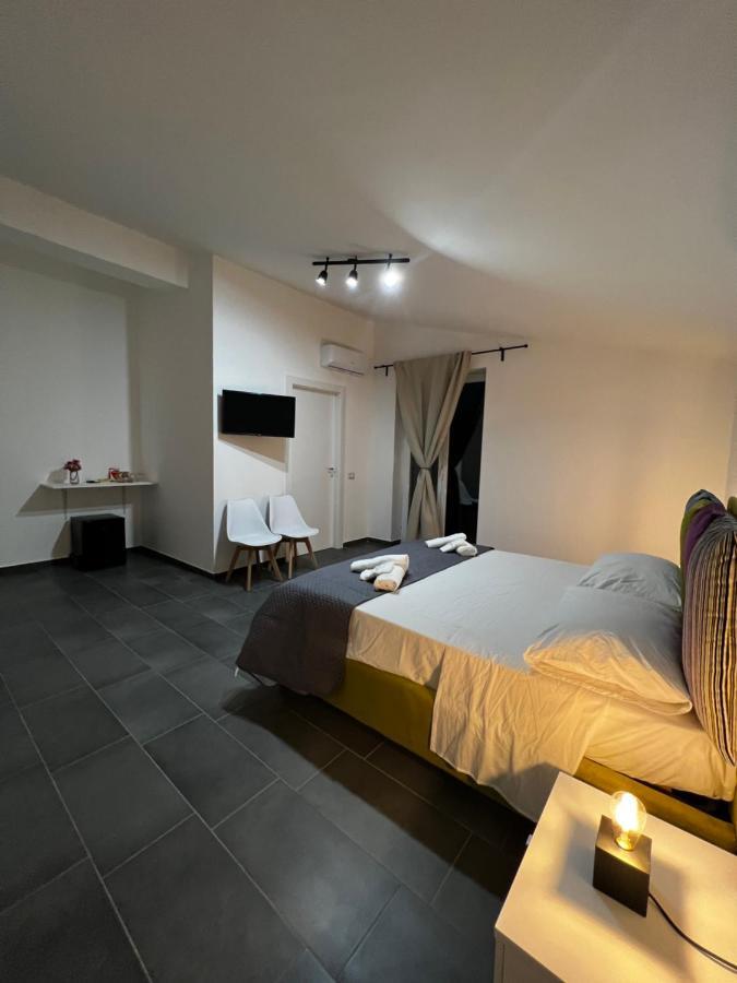 Habitat Luxury Suites Беллона Экстерьер фото