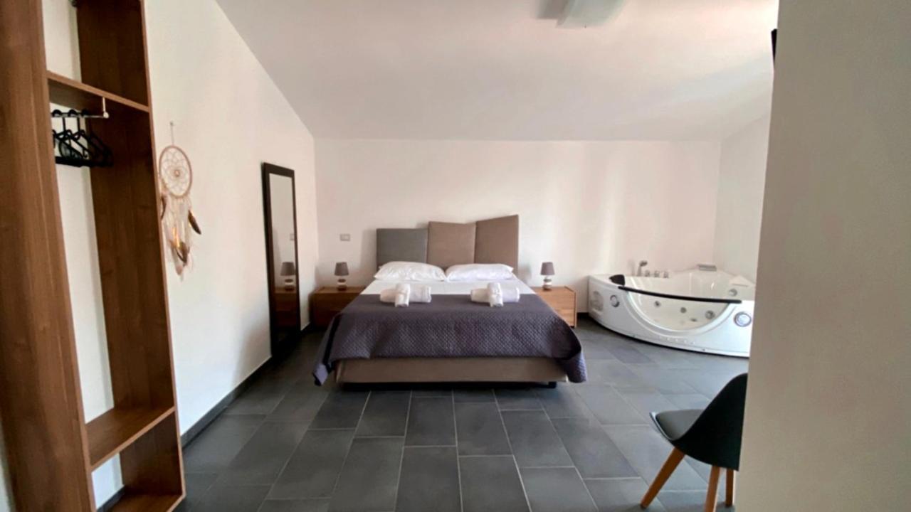 Habitat Luxury Suites Беллона Экстерьер фото