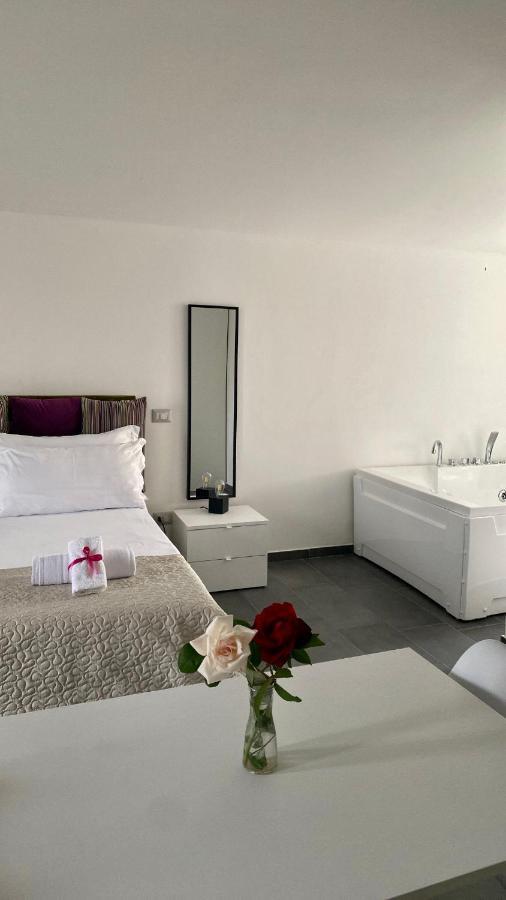 Habitat Luxury Suites Беллона Экстерьер фото